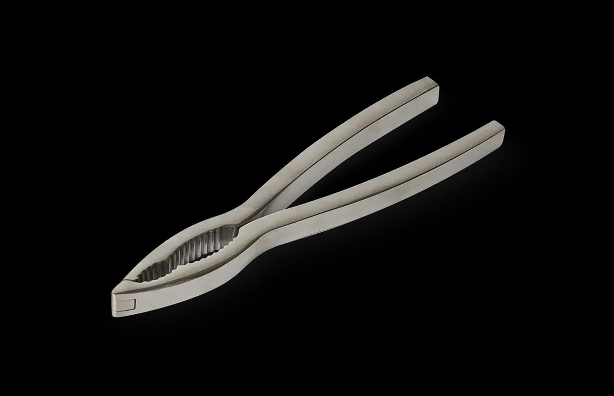 Rompe nuez 15 cms, AI, rompe nuez, se vende en caja de 12